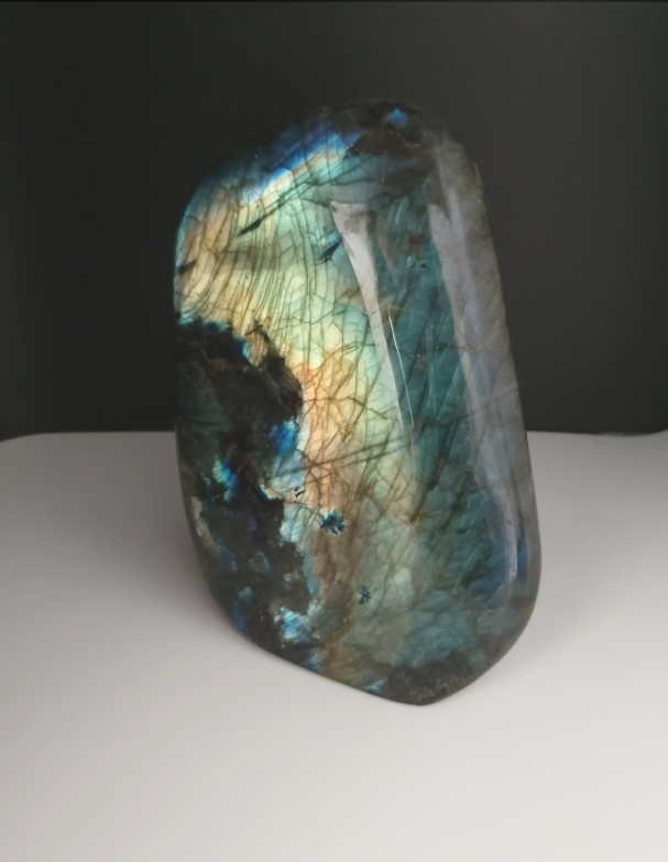 Labradorite polie